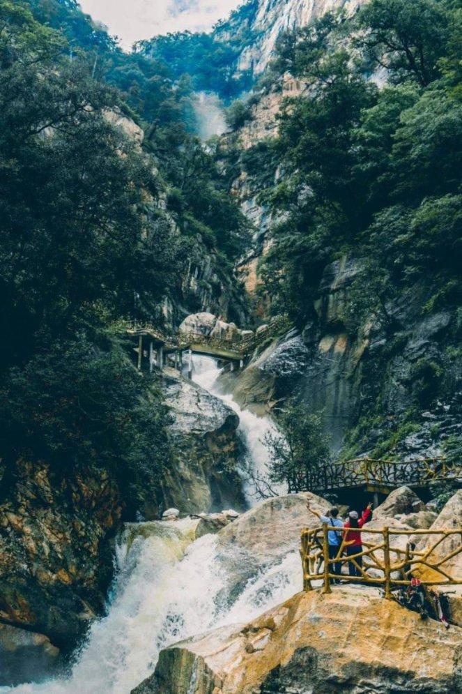 逃离上升的热气球